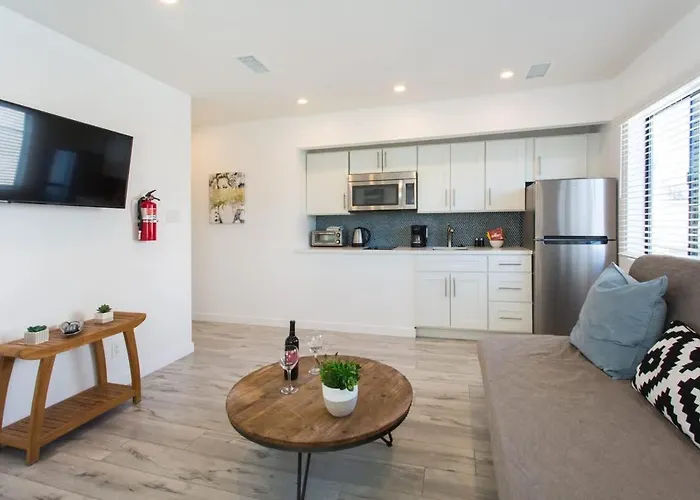 Sunny 1 Bedroom In The Heart Of Venice Beach - #4